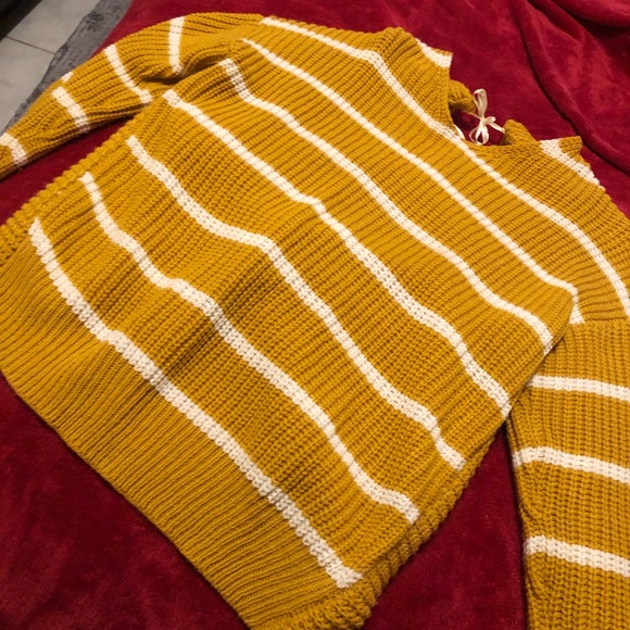 Top - Picture 2 of 5